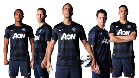 ชุดเยือนแมนเชสเตอร์ ยูไนเต็ด 2013/14