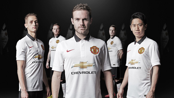 เบื้องหลังถ่ายแบบชุดเยือน 2014/15