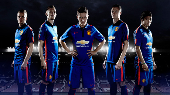 เบื้องหลังถ่ายแบบชุดเยือน สีน้ำเงิน 2014/15